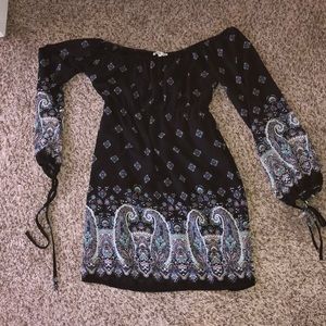 Off the shoulders summer dress